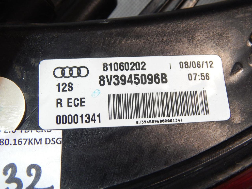A3 8V LAMP RIGHT REAR FENDER NEON 8V3945096B