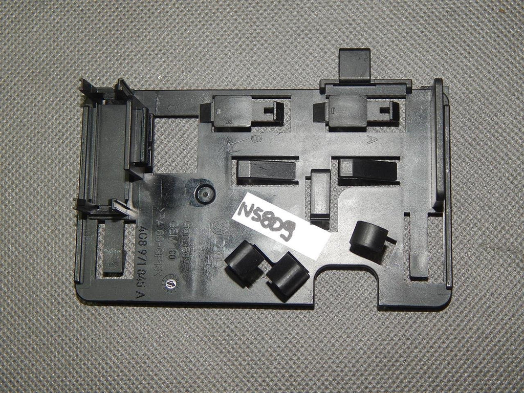 A7 4G MOUNT FUSE HOLDER 4G8971845A