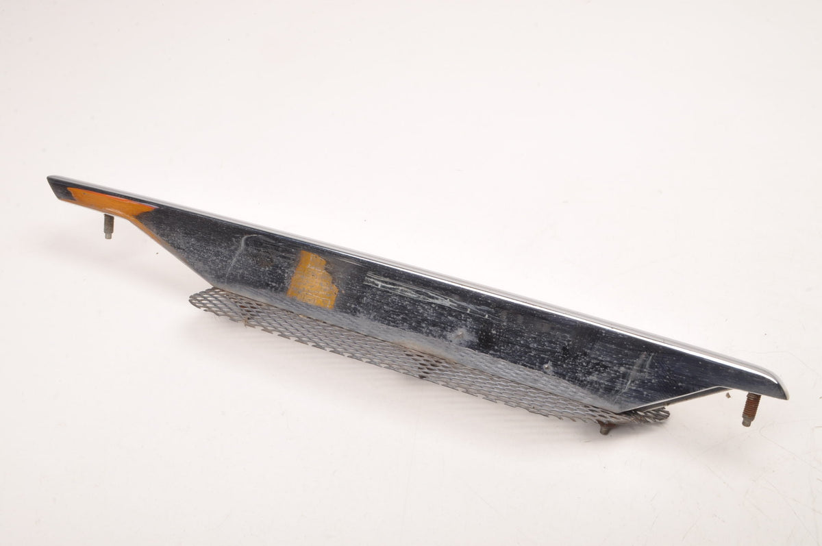ASTON MARTIN DB9 FENDER TRIM RIGHT FRONT