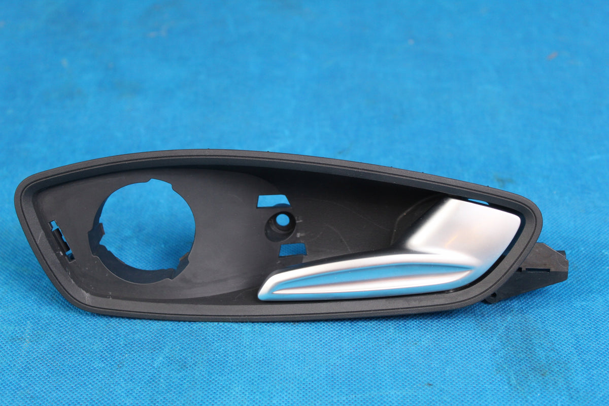 AUDI A1 8X LIFT DOOR HANDLE REAR RIGHT 16R 8X4839020A