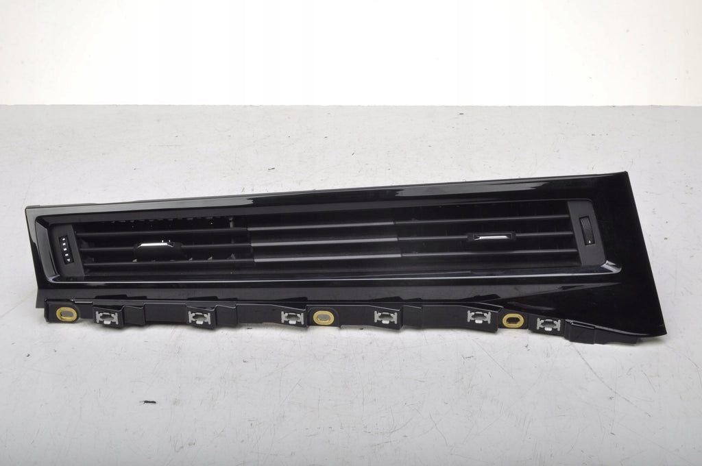 AUDI A1 II 82A MIDDLE AIR SUPPLY GRILLE