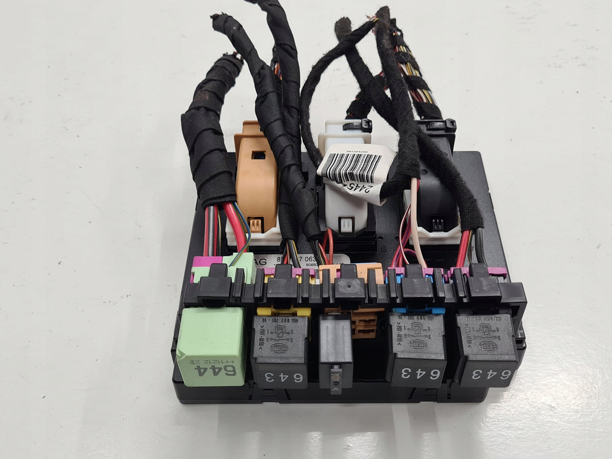AUDI A3 8P LIFT COMFORT CONTROLLER MODULE 8P0907063M
