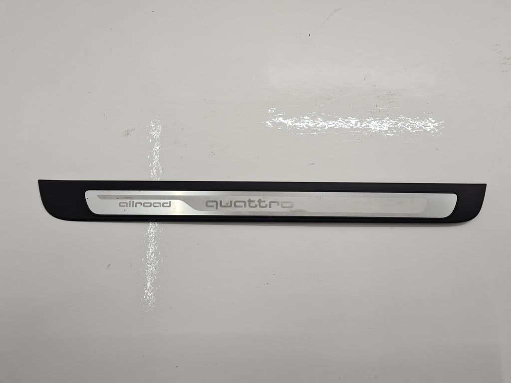 AUDI A4 B8 ALLROAD OKRASNA LETEV PRAGA DESNA SPREDNJA 8K9853374