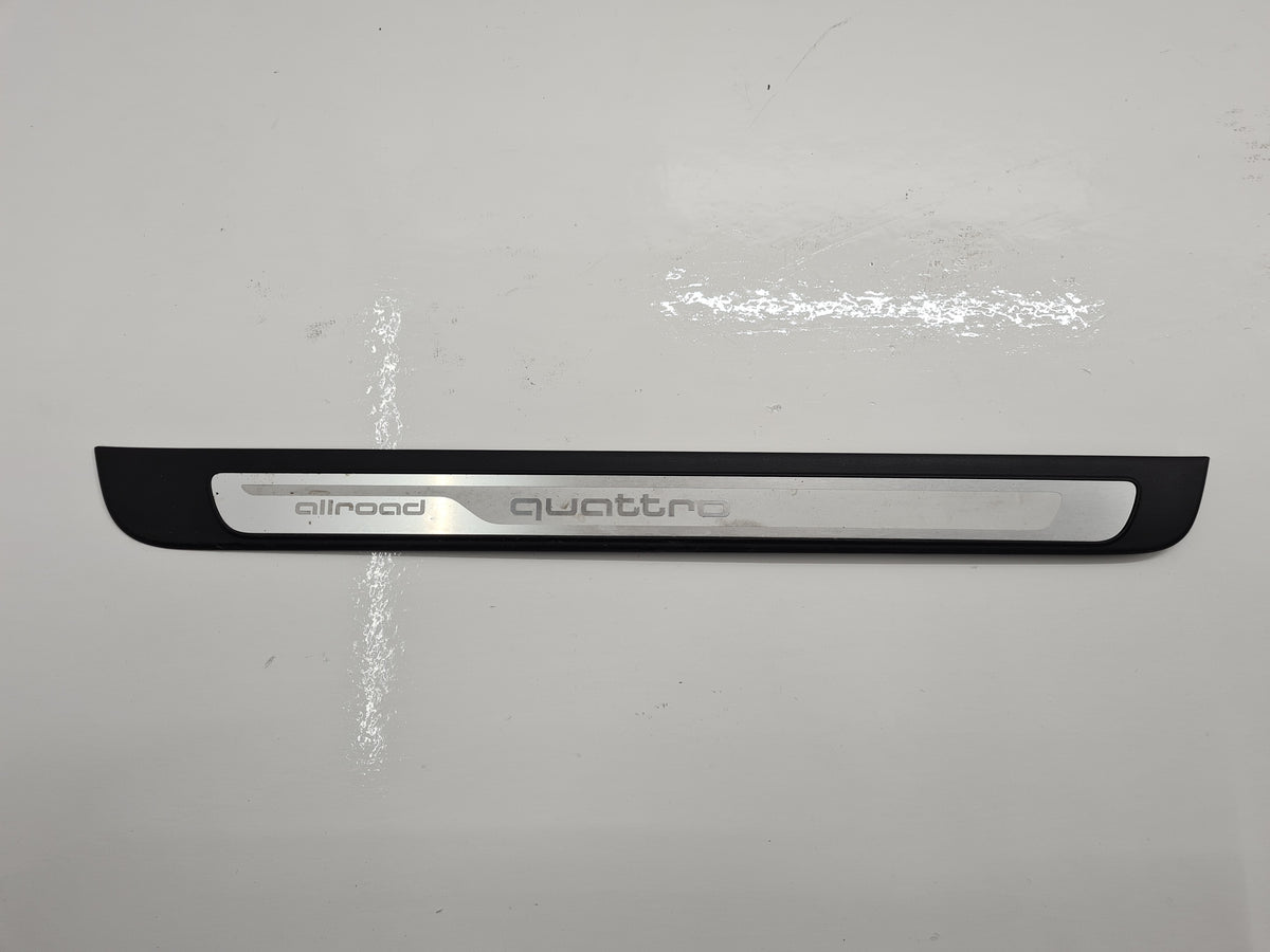 AUDI A4 B8 ALLROAD OKRASNA LETEV PRAGA DESNA SPREDNJA 8K9853374