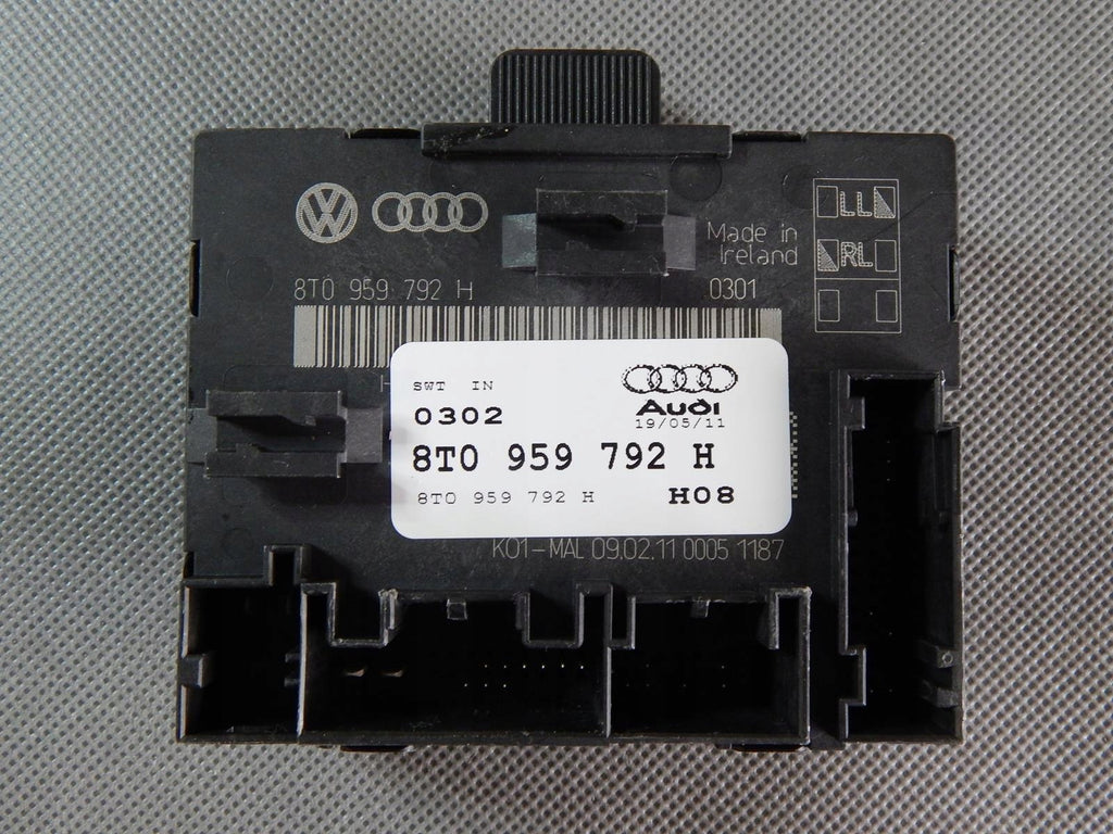 AUDI A4 B8 DOOR CONTROLLER RIGHT REAR 8T0959792H