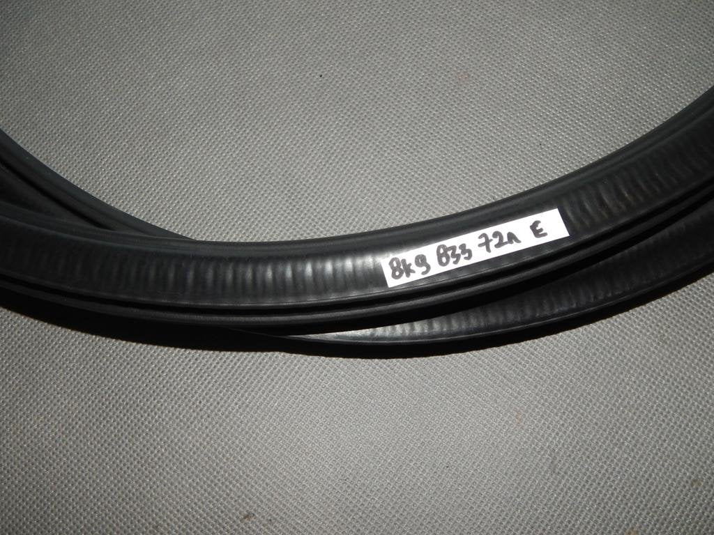 AUDI A4 B8 DOOR SEAL REAR 8K9833721E