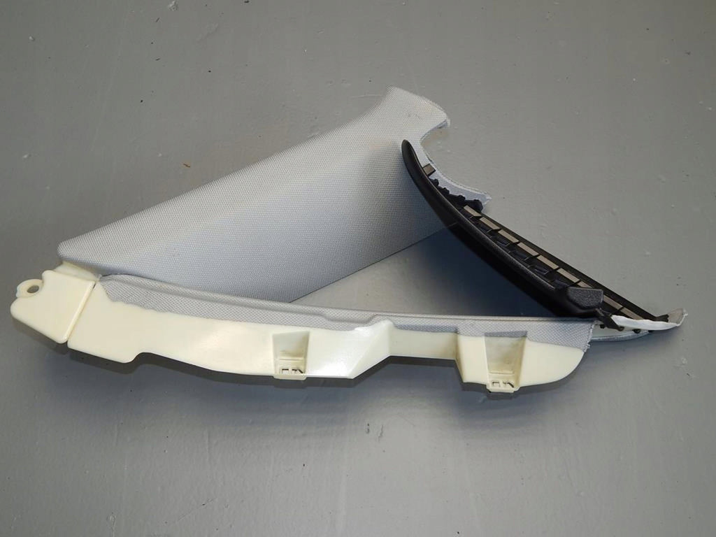AUDI A4 B8 POST PLATING LEFT 8K5867287A