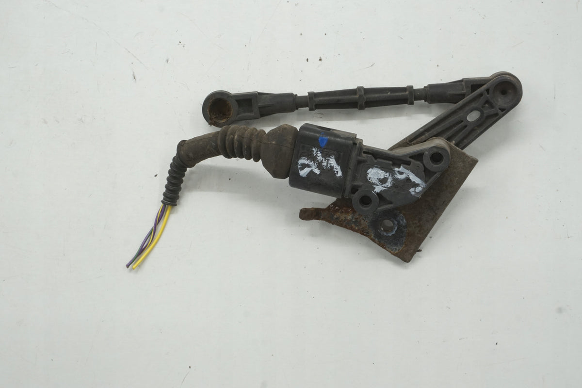 AUDI A4 B9 15R LIGHT LEVELING SENSOR 4M0907503