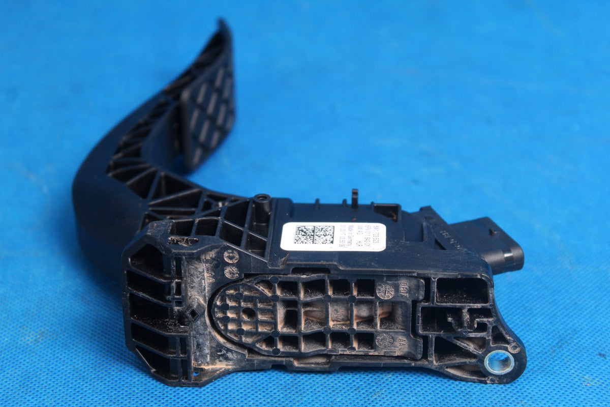 AUDI A4 B9 8W ACCELERATOR PEDAL 8W1723523 2017R
