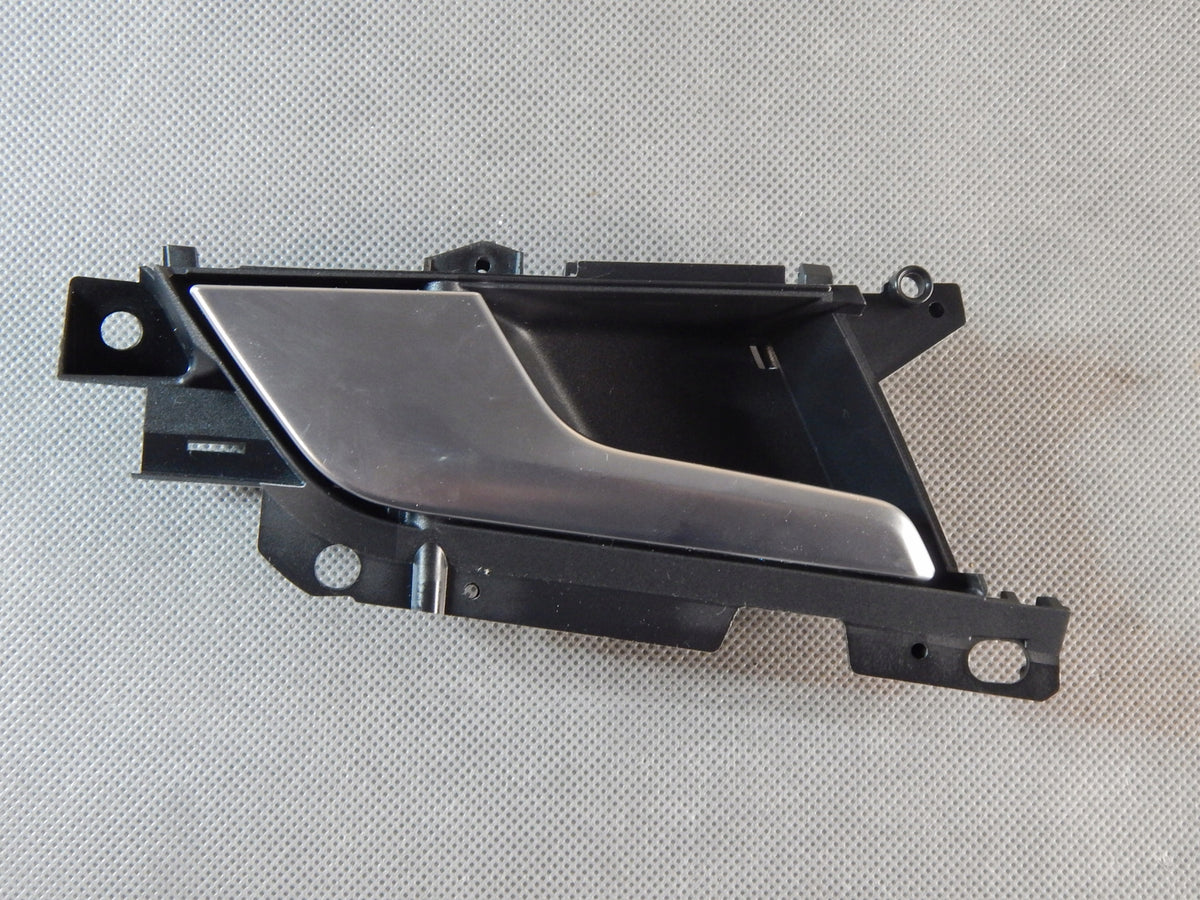 AUDI A4 B9 HANDLE LEFT FRONT 8IN0837019