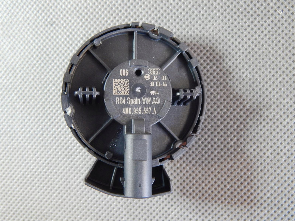 AUDI A4 B9 IMPACT SENSOR 4M0955557A
