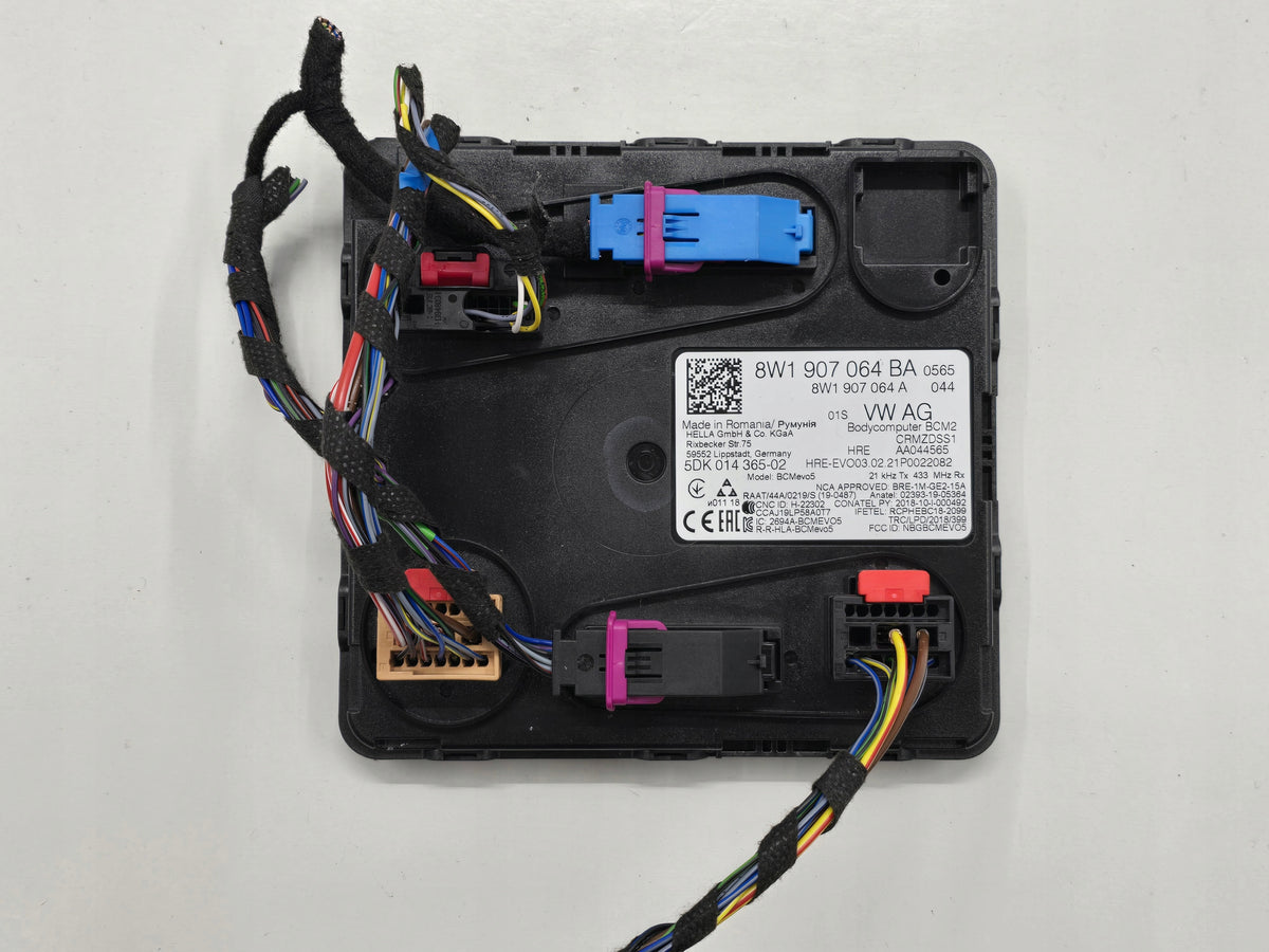 AUDI A4 B9 LIFT 21R COMFORT CONTROLLER MODULE 8W1907064BA