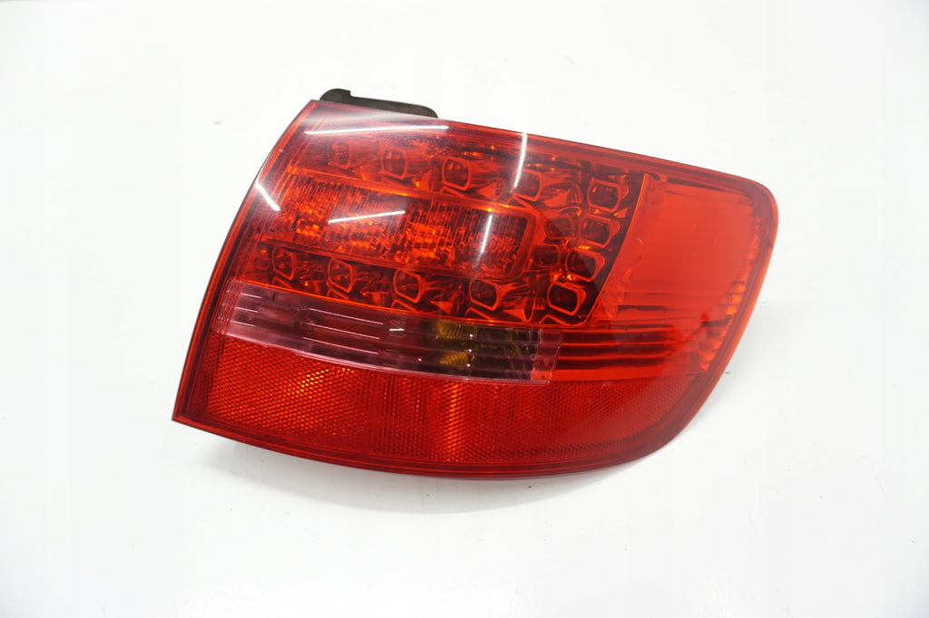 AUDI A6 C6 KOMBI SVĚTLO PRAVÉ ZADNÍ 4F9945096H