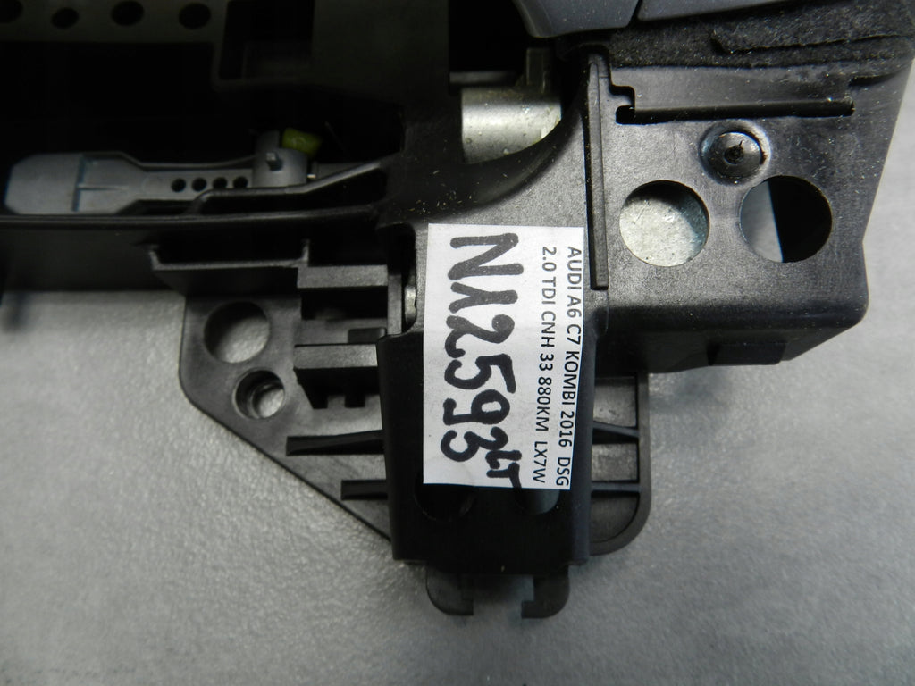 AUDI A6 C7 HANDLE LEFT REAR LX7W