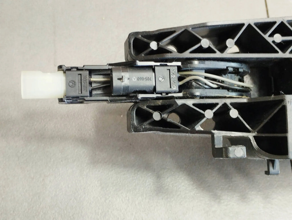 AUDI A6 C7 HANDLE RIGHT FRONT KESSY LX7P