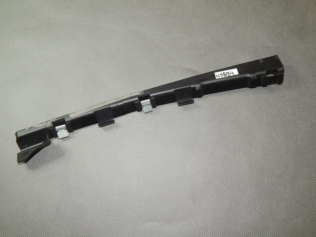 AUDI A7 4G DOOR SEAL HOLDER 4G8837152B