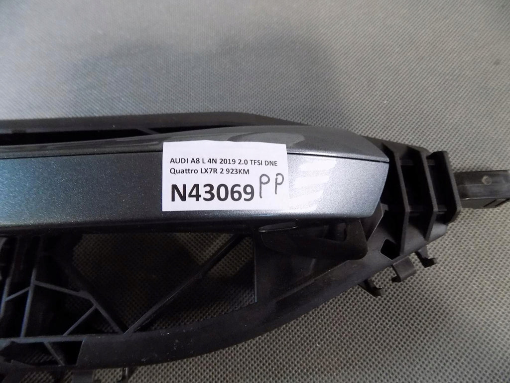 AUDI A8 4N D5 DOOR HANDLE RIGHT FRONT LX7R KESSY