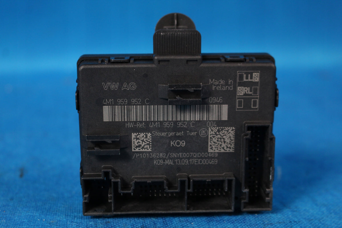 AUDI A8 D5 DOOR MODULE FRONT RIGHT EUROPE 4M1959952C 2018R