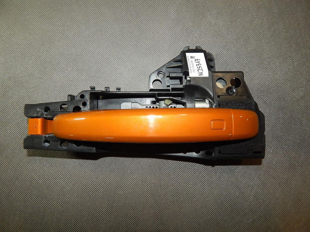 AUDI Q3 8U HANDLE RIGHT FRONT LX2U