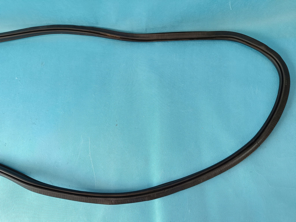AUDI Q3 F3 SPORTBACK 1,5 TSI 2024 R DOOR SEAL RIGHT FRONT 83F831721B