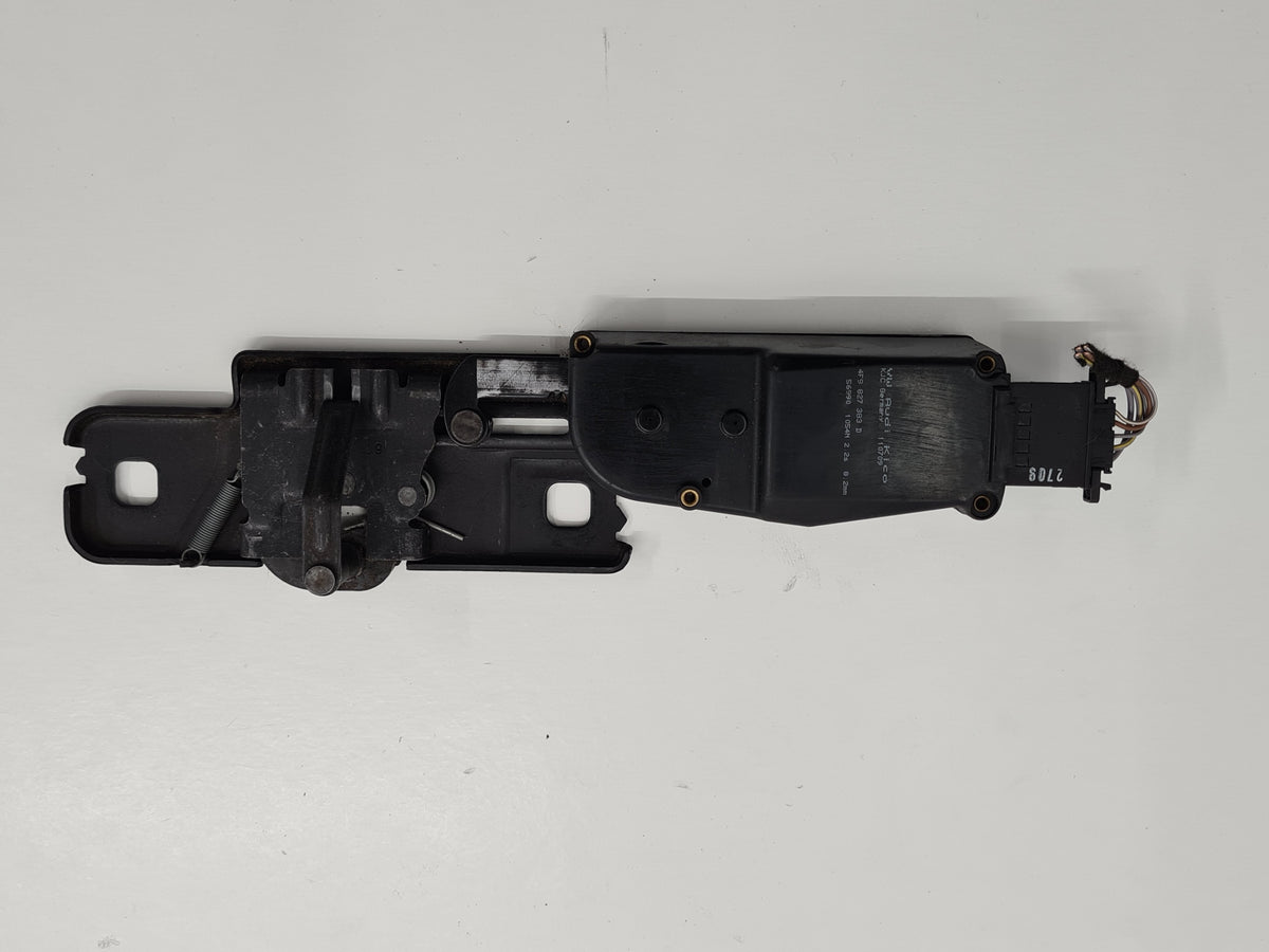 AUDI Q5 8R ZÁMEK VÍKA ZAVAZADLOVÉHO PROSTORU 4F9827383D