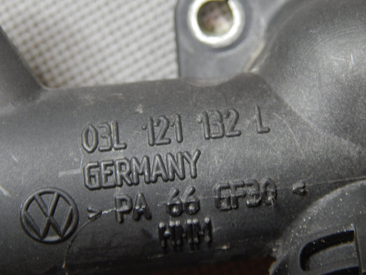 AUDI Q5 8R WATER CONNECTOR 03L121132L
