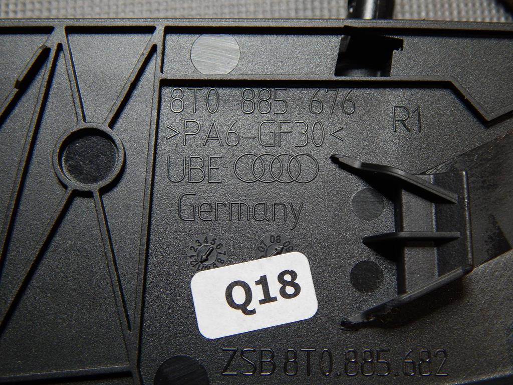 AUDI RS5 8T ARMCHAIR HANDLE RIGHT 8T0885676