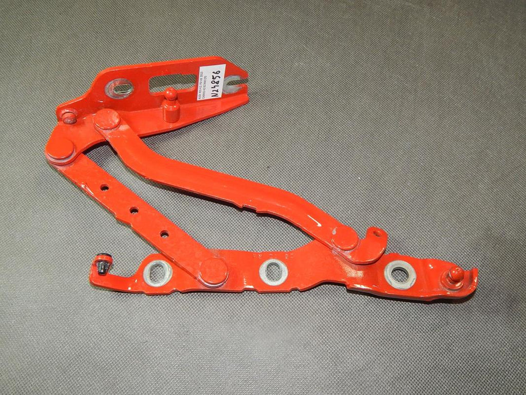 AUDI RS5 8T FLAP HINGE RIGHT 8F0827302A