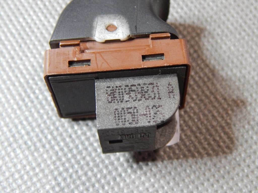 AUDI RS5 8T FLAP OPENING BUTTON 8K0959831A