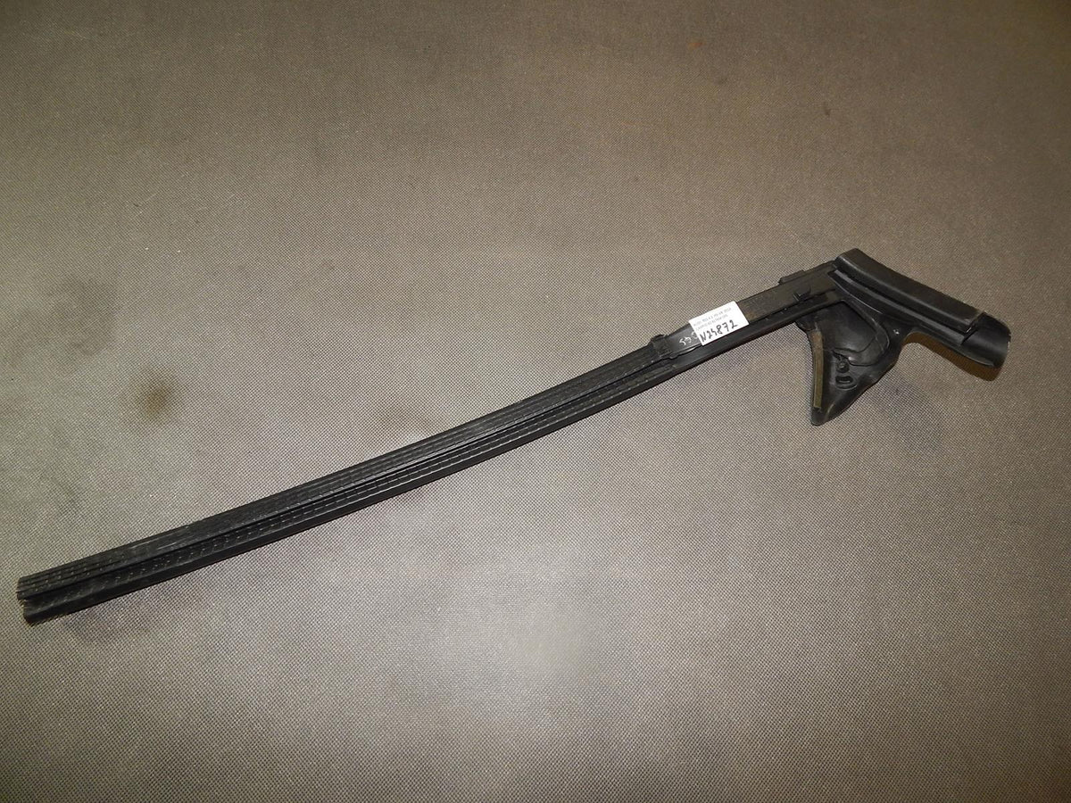AUDI RS5 8T WINDOW SEAL LEFT 8F0839479