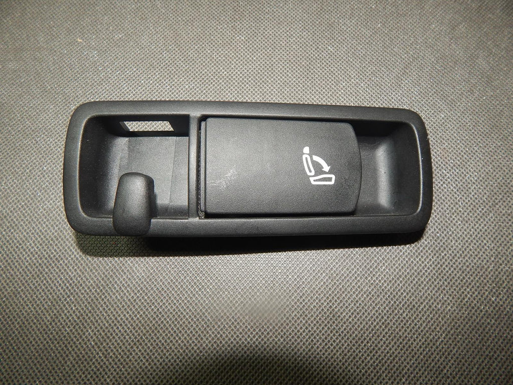 AUDI RS5 LIFT SEAT PULL 8P7885693