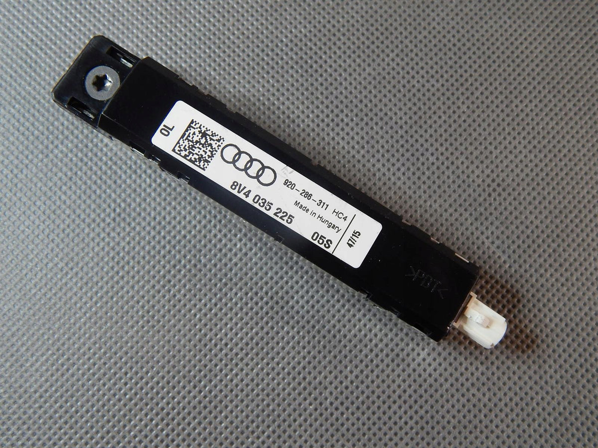 AUDI S3 8V ANTENNA AMPLIFIER 8V4035225