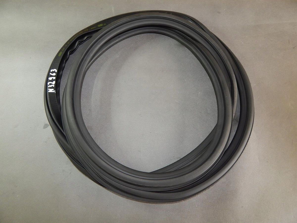 AUDI S3 8V DOOR SEAL 8V3831721B