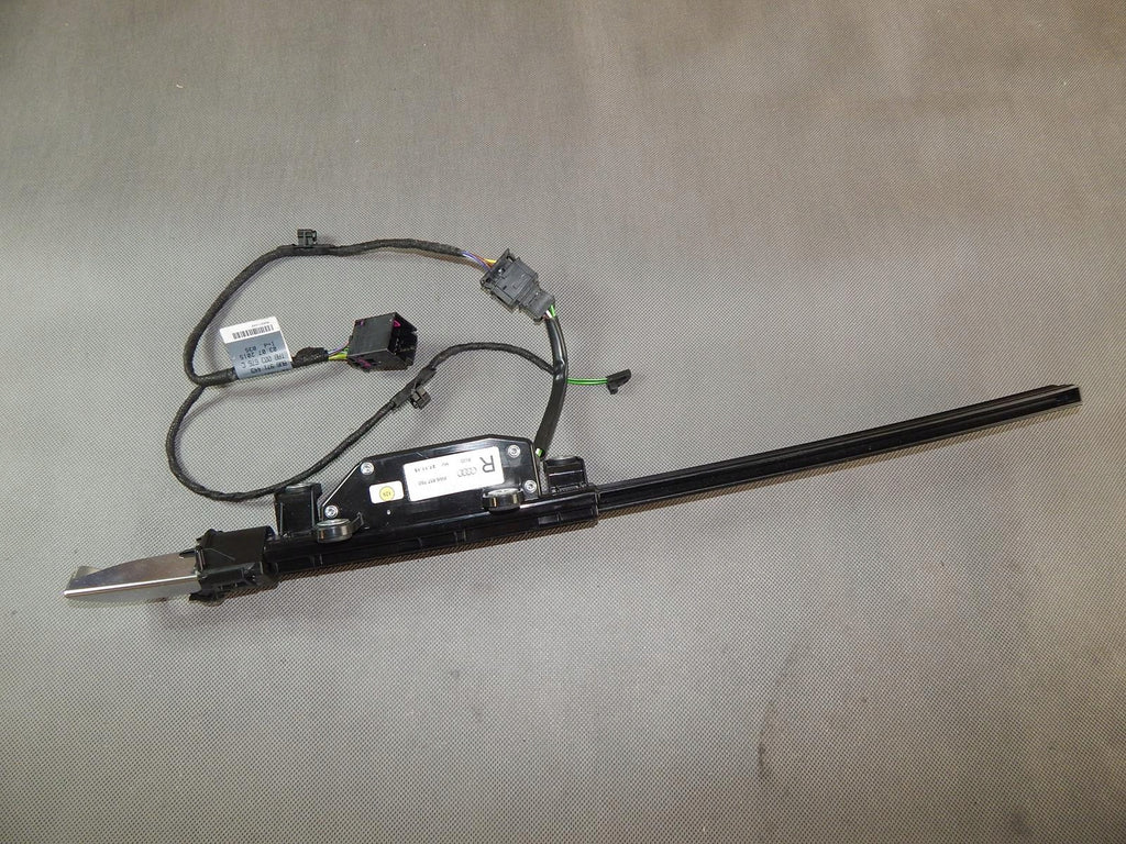 AUDI S5 F5 BELT FEEDER RIGHT 8IN6857760