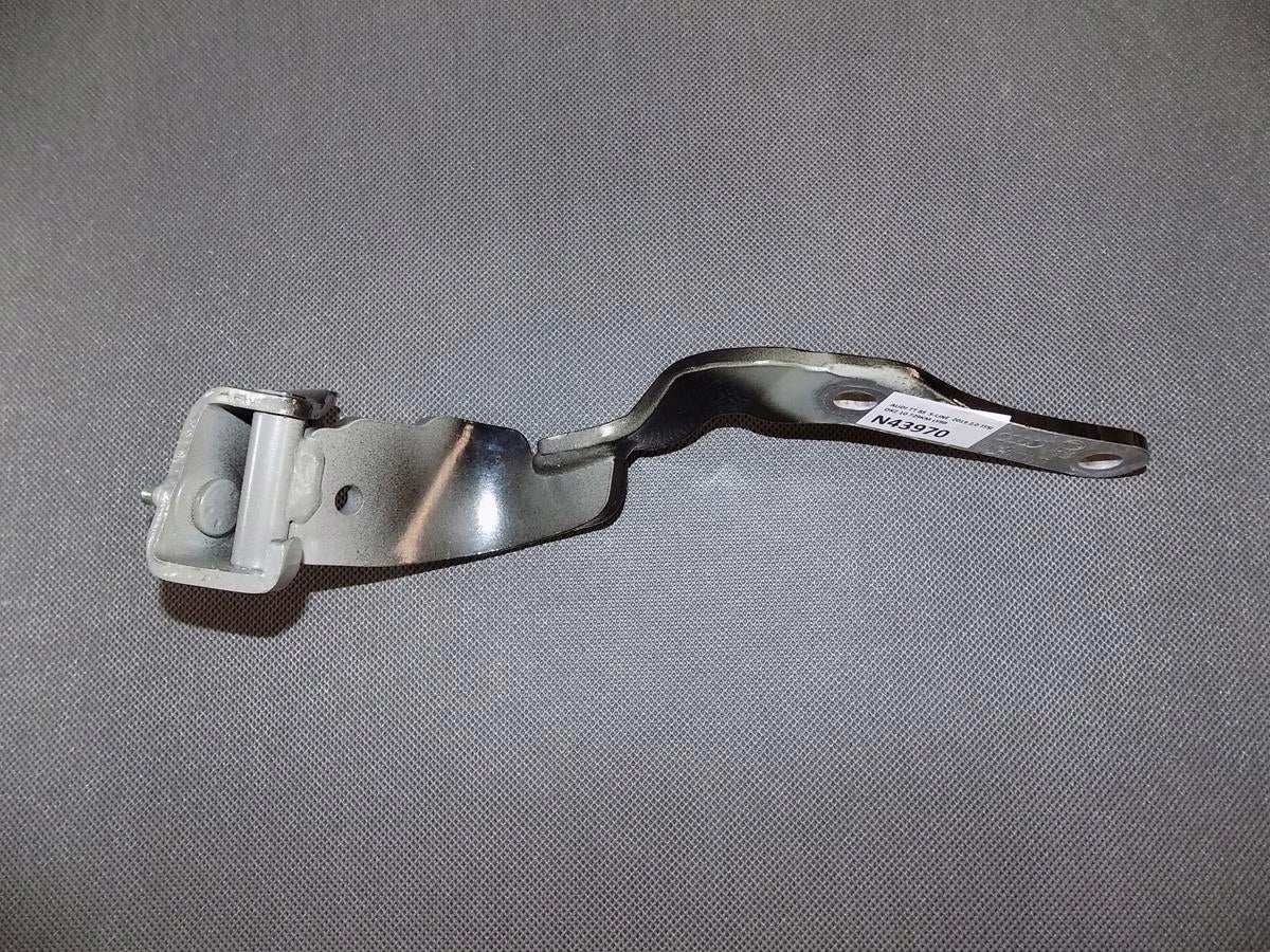 AUDI TT 8S FLAP HINGE REAR 8S8827300B