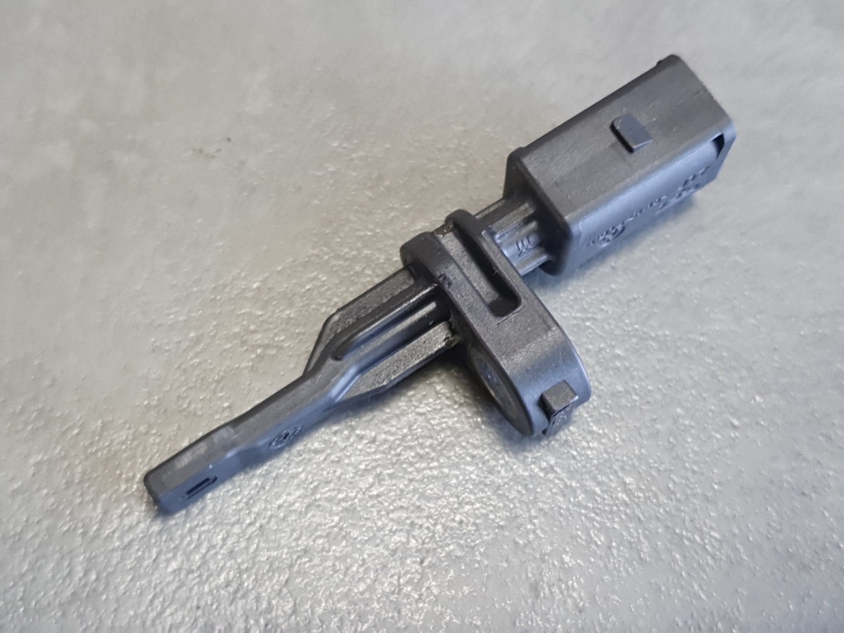 Audi A3 8Y ABS sensor rear 10071140124