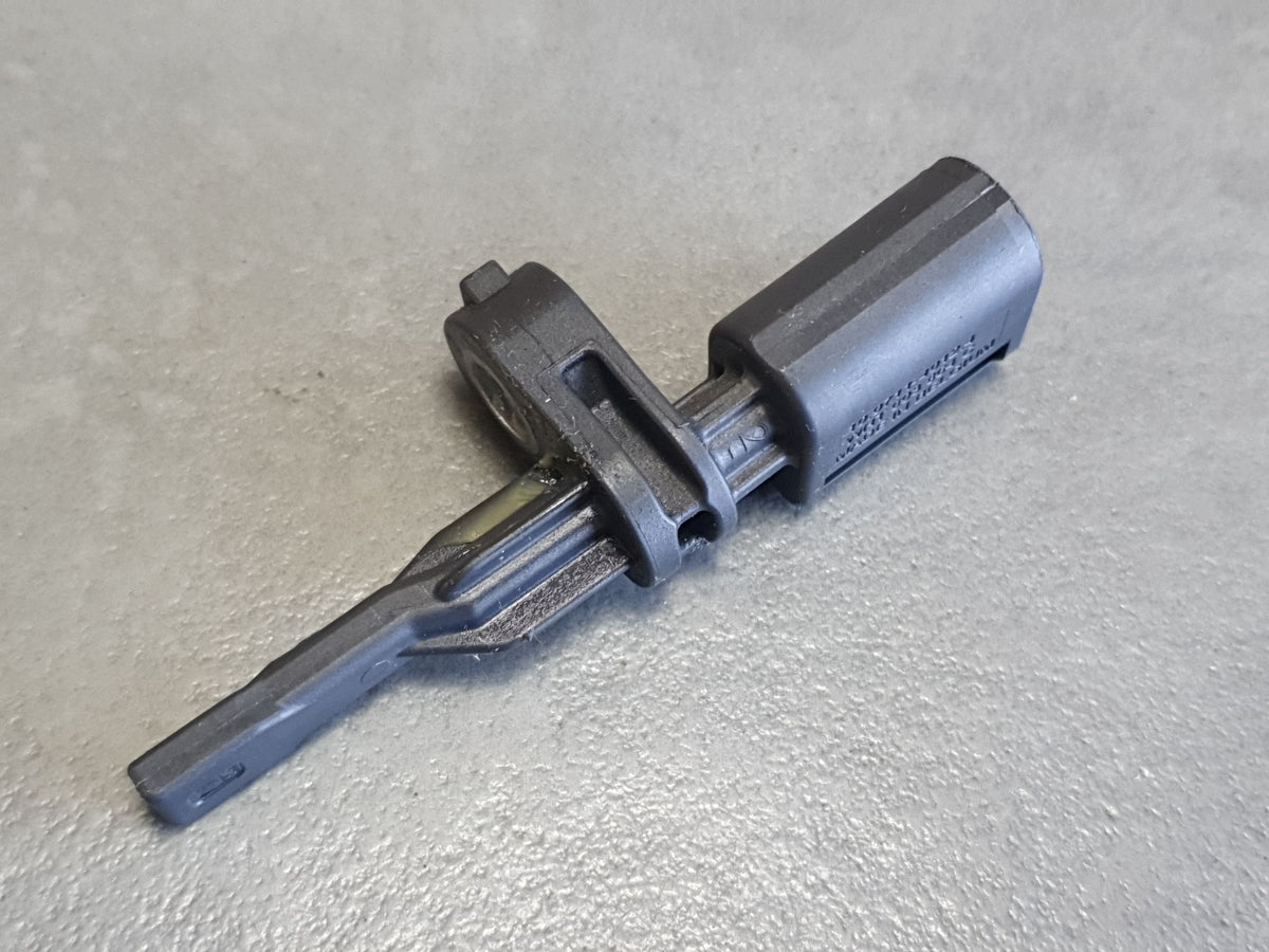 Audi A3 8Y ABS sensor rear 10071140124
