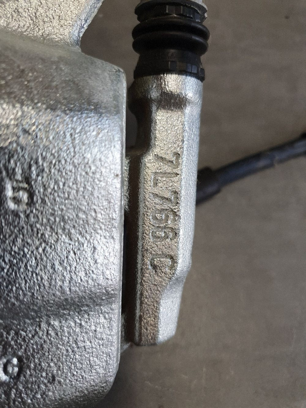 Audi A3 8Y Brake caliper right front 5WA615124