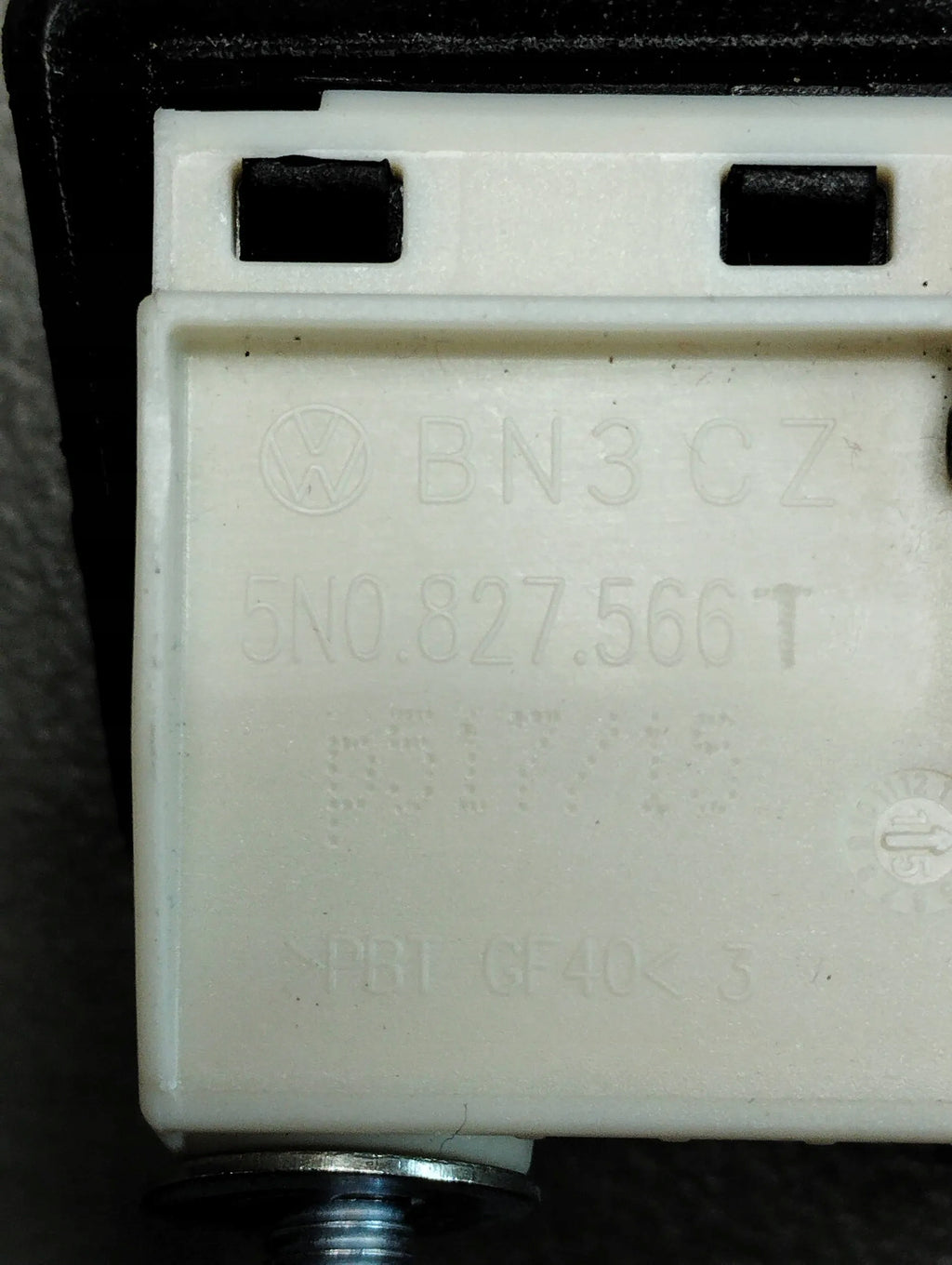Audi A4 B8 KOMBI FLAP HANDLE REAR 5N0827566T