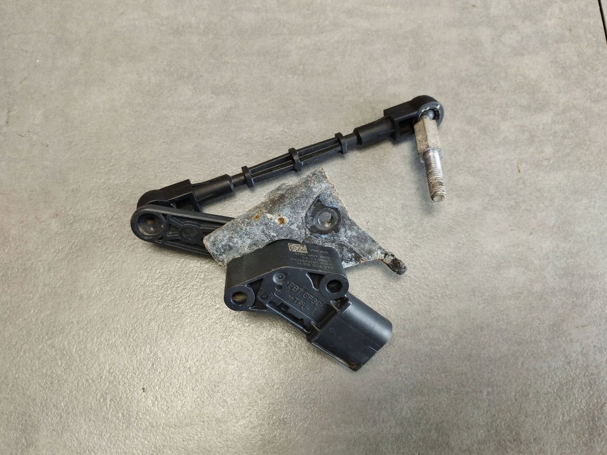 Audi A4 S4 B9 8W Lamp Leveling Sensor Left Rear 8W0941309E