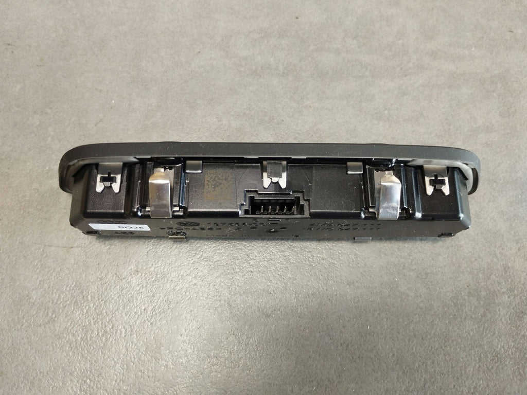 Audi A4 S4 B9 8W Rear headliner light 8W0947111