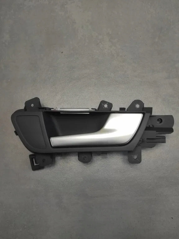Audi A5 8T DOOR HANDLE INTERIOR RIGHT REAR LED 8K0839020