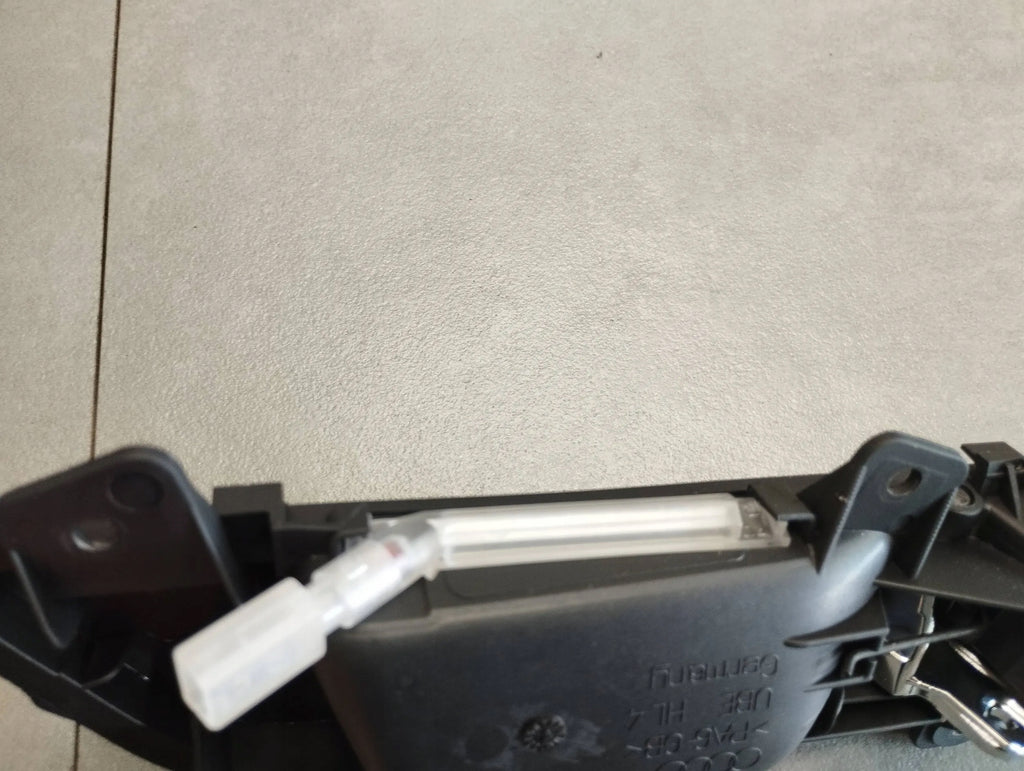 Audi A5 8T DOOR HANDLE LEFT REAR LED 8K0839019E
