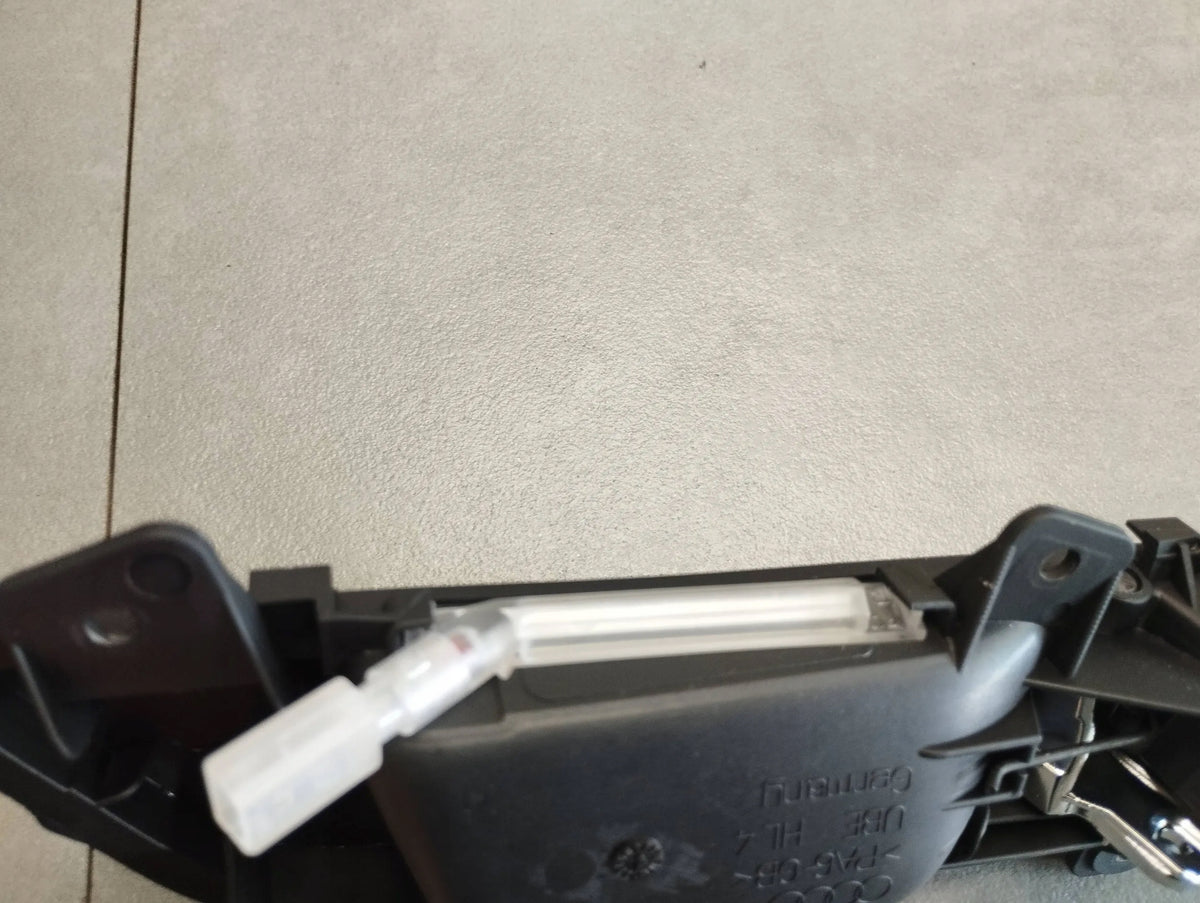 Audi A5 8T DOOR HANDLE LEFT REAR LED 8K0839019E