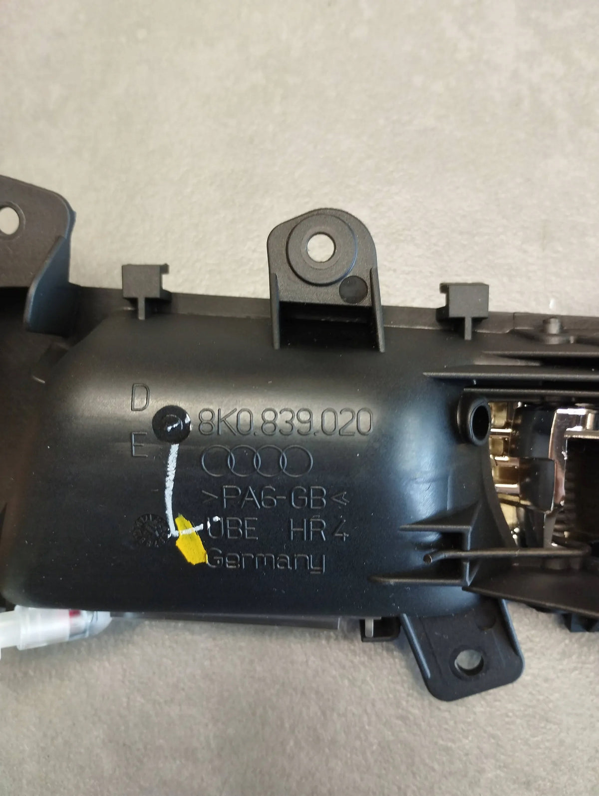 Audi A5 8T DOOR HANDLE RIGHT REAR LED 8K0839020E