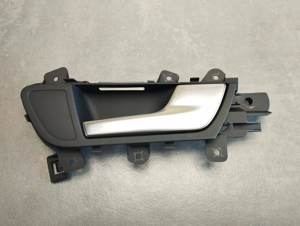 Audi A5 8T DOOR HANDLE RIGHT REAR LED 8K0839020E