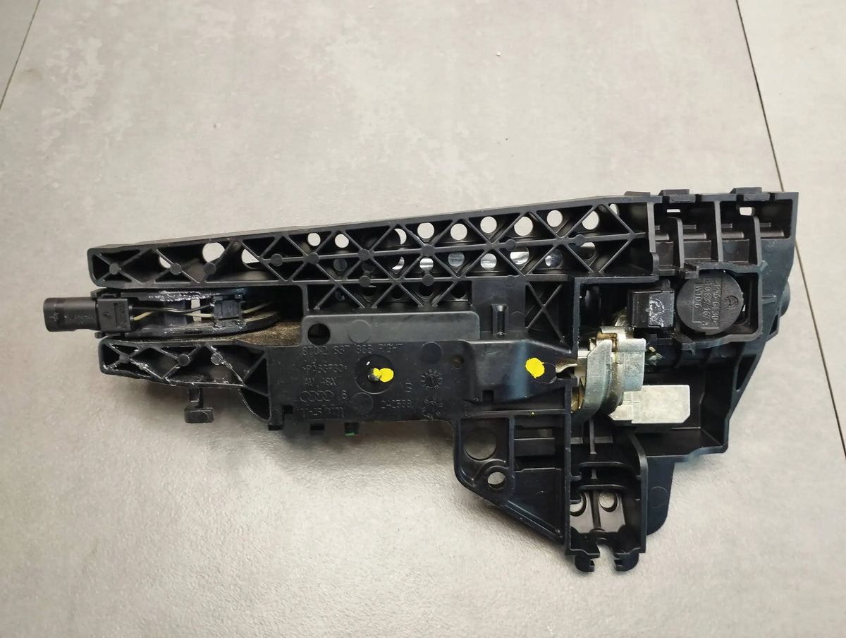 Audi A5 8T HANDLE RIGHT REAR LY9T KESSY 8T02837886