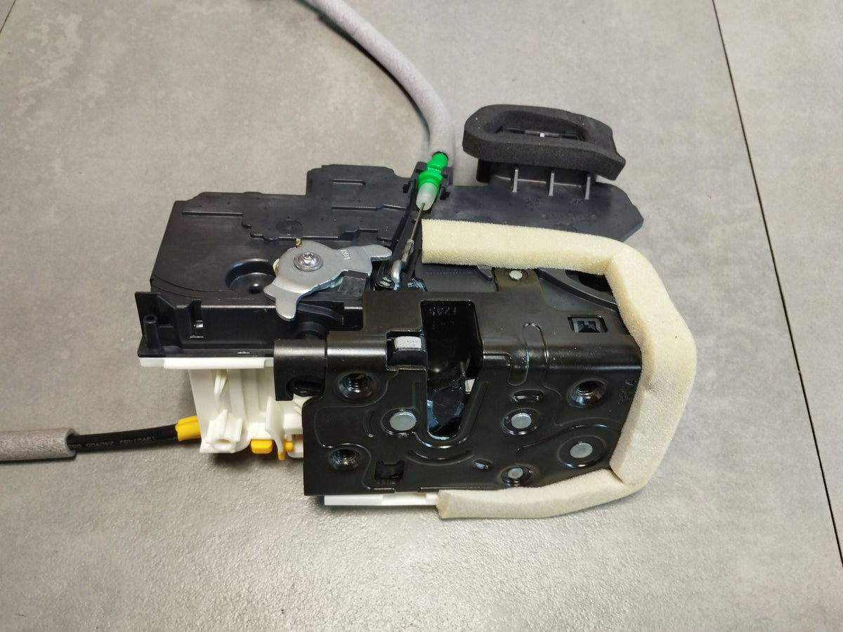 Audi A5 B10 DOOR LOCK RIGHT REAR 85E839016G