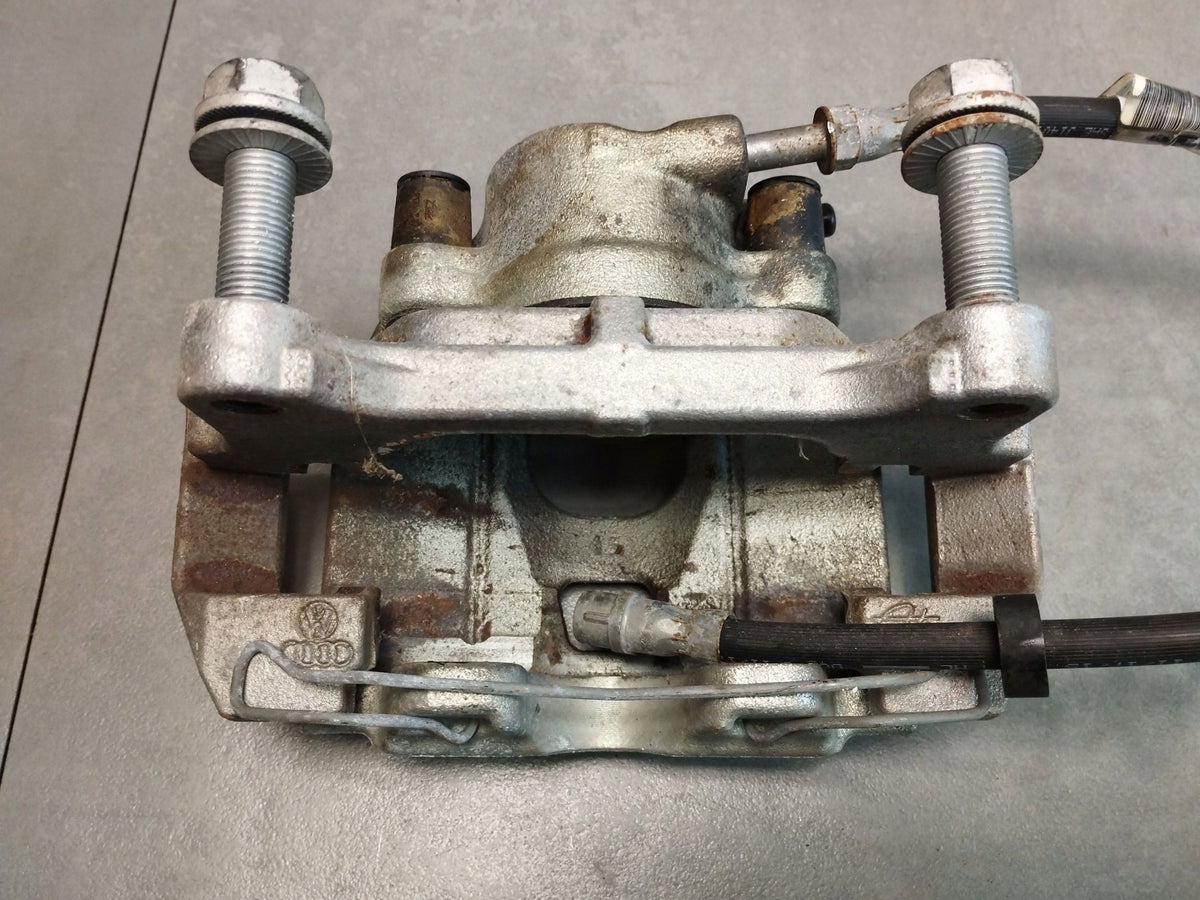 Audi A5 Sportback 8TA CLAMP LEFT FRONT