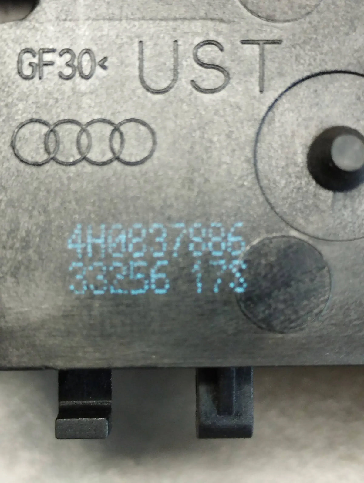 Audi A6 C7 4G HANDLE RIGHT REAR LX7P KESSY CHROM LED 4H0837886